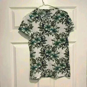 Urban Coco Women’s Top V-Neck Pullover Beige/Blue/Green Floral Print Crew Neck S